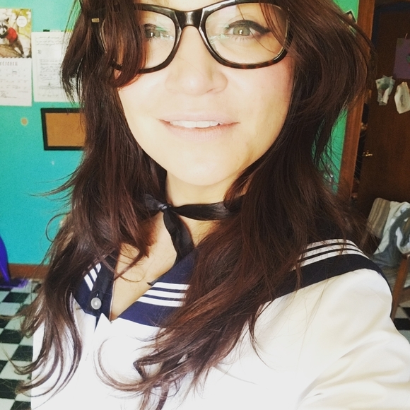 Meet your Posher, Becky 🍓 - Picture 6 of 8